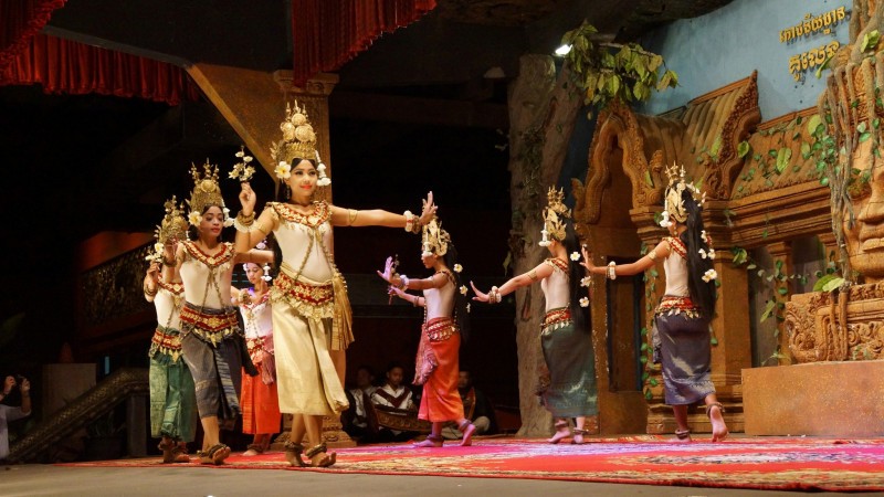 Day 8 Enjoy A Traditional Apsara Dance Show While Having Dinner