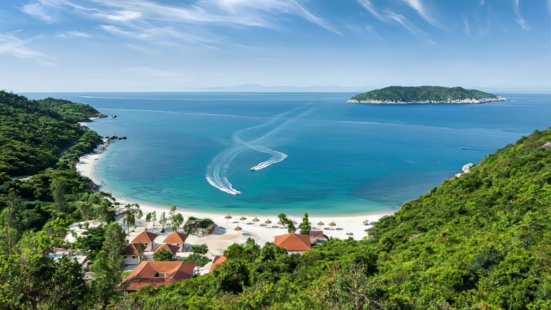 Day 3 Explore The Crystal Waters And Lush Charm Of Cham Island