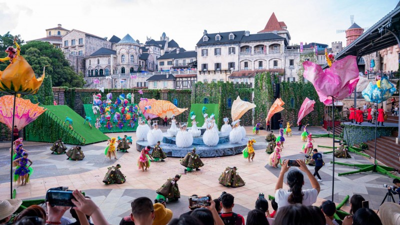 Day 4 Delight In The Colorful Magic Of Carnival Performance Shows