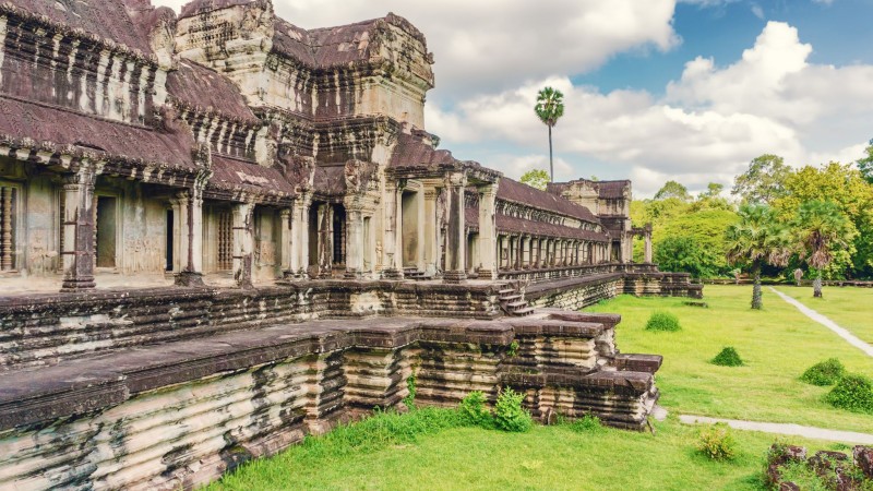 Day 10 Uncover Ancient Legends At The Majestic Angkor Temple Complex