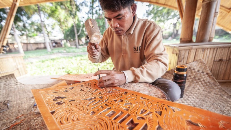 Day 10 Witness Artisans Preserve Culture At Satcha Handicraft Center