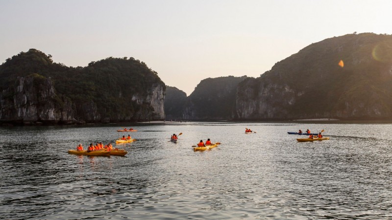 Day 3 Paddle Through Emerald Waters Surrounded By Towering Limestone Cliffs