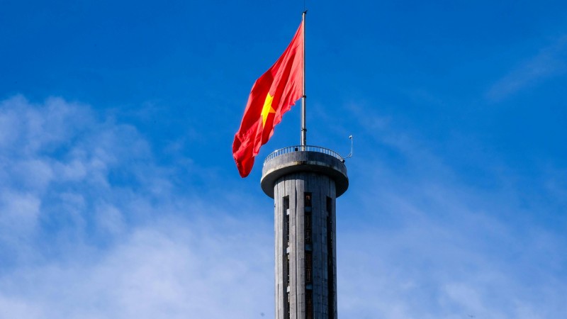 Day 3 Gaze Up At The National Flag Flying High On Lung Cu’s Peak