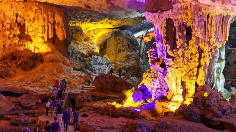 Day 3 Explore A Vast Underground World In Surprise Cave A Scene Of Timeless Beauty