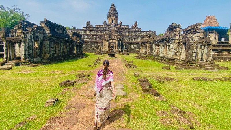 Day 12 Wander Through Angkor Wat And Trace The Stone Steps Of An Ancient Civilization