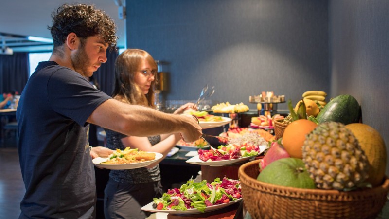 Day 4 Enjoy A Colorful Brunch Buffet With A Delicious Mix Of Vietnamese And International Dishes