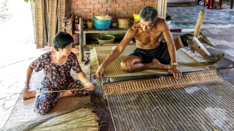 Day 3 Watch Skilled Hands Bring Patterns To Life Through Mat Weaving