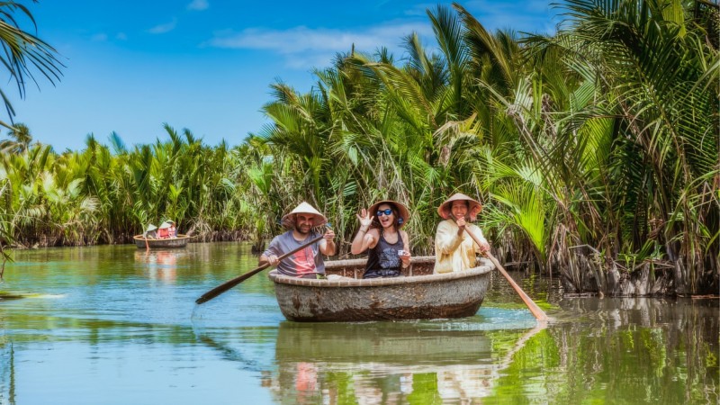Day 5 Glide Gently Across Water In A Round Bamboo Basket Boat