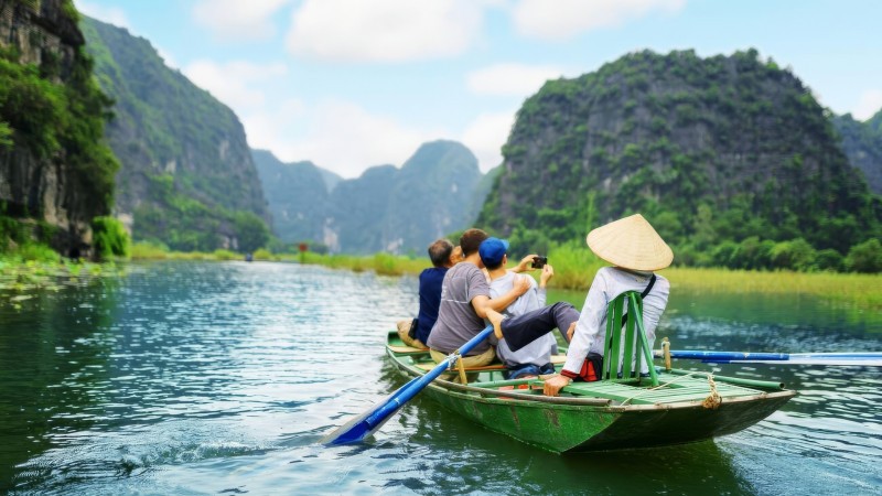 Day 8 Embark On A Tranquil Sampan Journey Along The Ngo Dong River