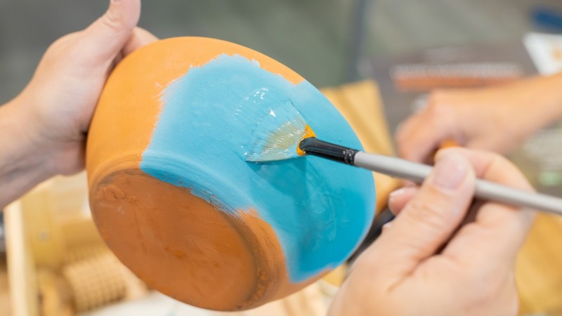 Add Life To Pottery With Bright And Elegant Colors