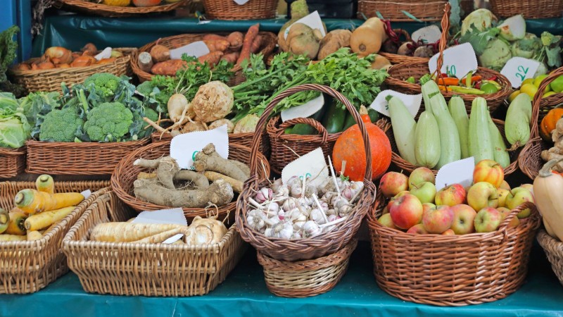 Discover Daily Life At A Vibrant Vietnamese Local Market