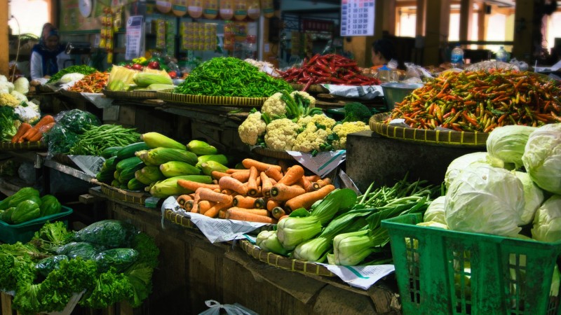 Experience Local Culture Through Bustling Vegetable Market Stalls