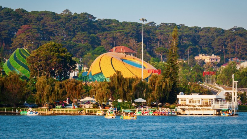 Day 2 Experience The Charm Of Dalat While Relaxing Near Xuan Huong Lake