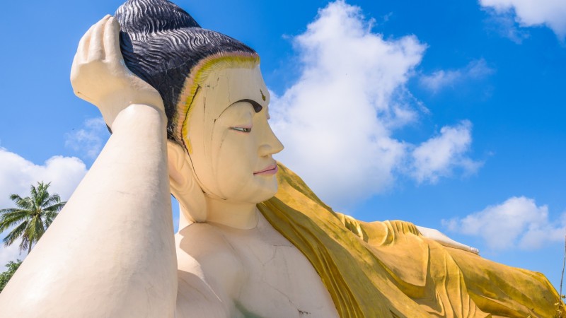 Day 3 Admire The Majestic Reclining Buddha Of Mya Tha Lyaung