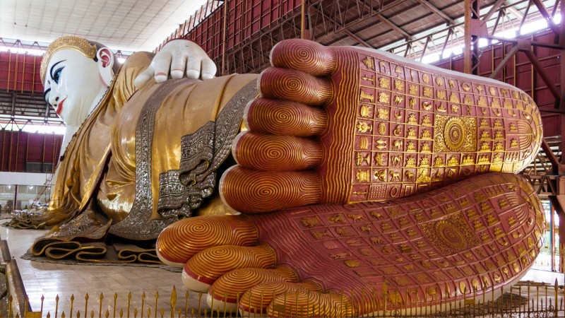 Day 1 Admire The Giant Reclining Buddha At Chauk Htat Kyi Pagoda