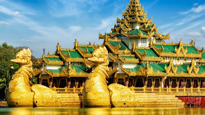 Day 1 Capture The Elegance Of Karaweik Hall On The Lakeside