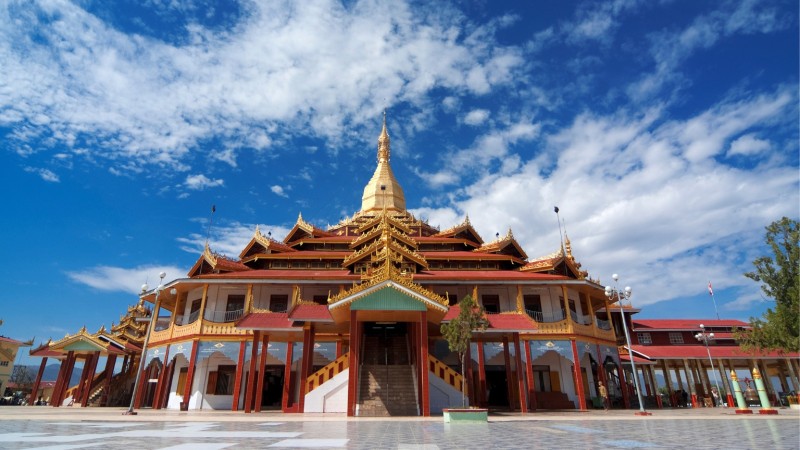 Day 6 Admire The Sacred Buddha Images At Phaungdaw Oo Pagoda