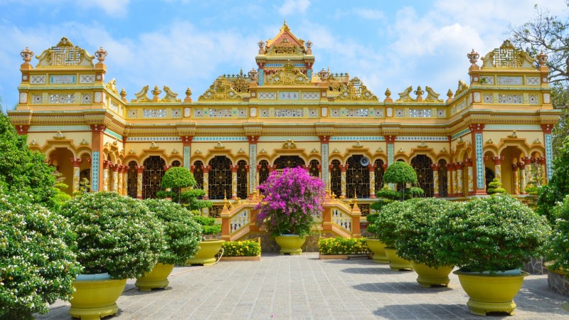 Day 9 Explore The Beautiful Vinh Trang Pagoda In My Tho