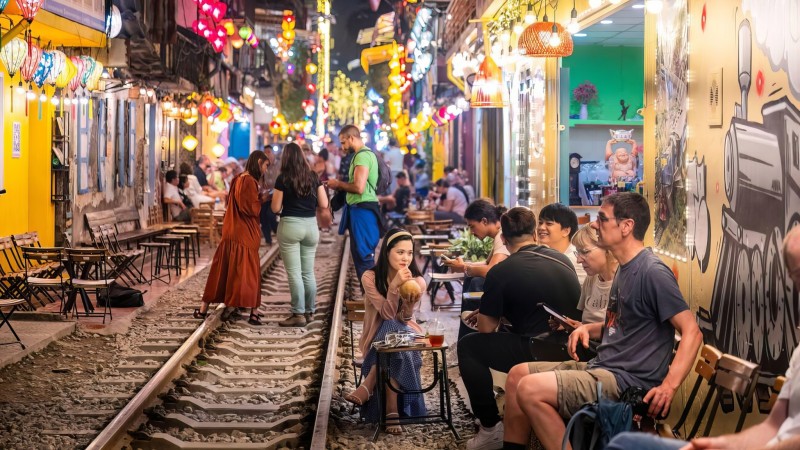 Day 1 Step Into Train Street And Feel The City Come Alive