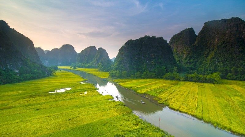 Day 4 Drift Through The Serene Waters Of Tam Coc