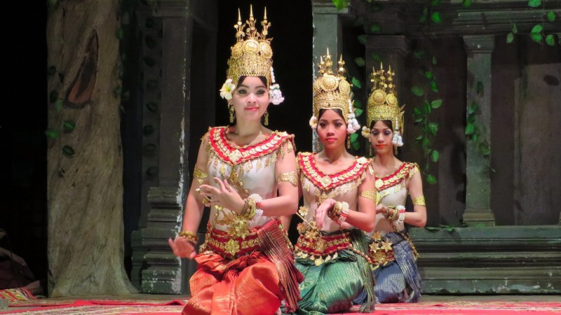 Day 1 Enjoy A Mesmerizing Apsara Dance Performance