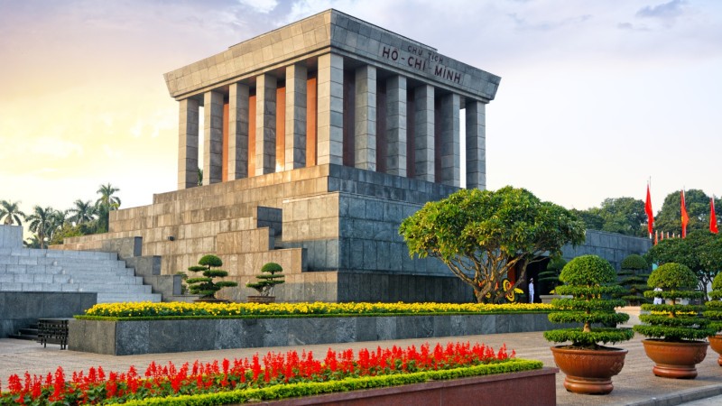 Day 12 Visit The Ho Chi Minh Mausoleum, A National Landmark