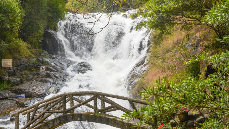 Visit The Stunning Datanla Waterfall