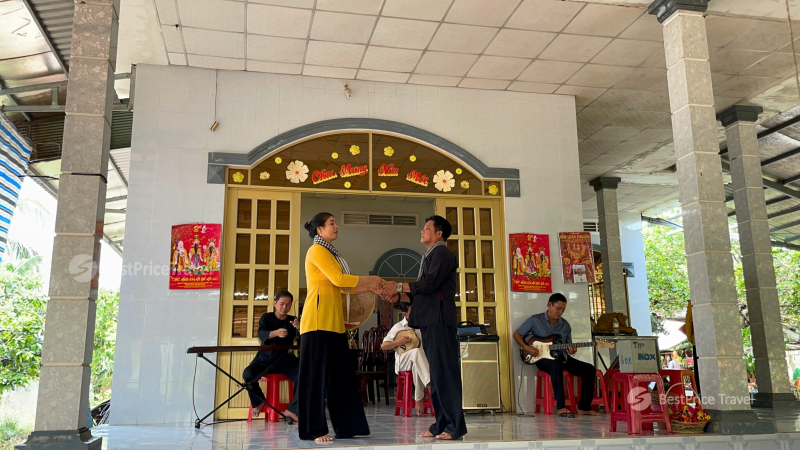 Day 9 Don Ca Tai Tu Song Performance