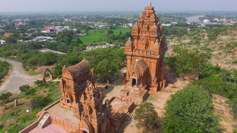 Visit Poklong Garai Temples The Spiritual Relics Of Cham People