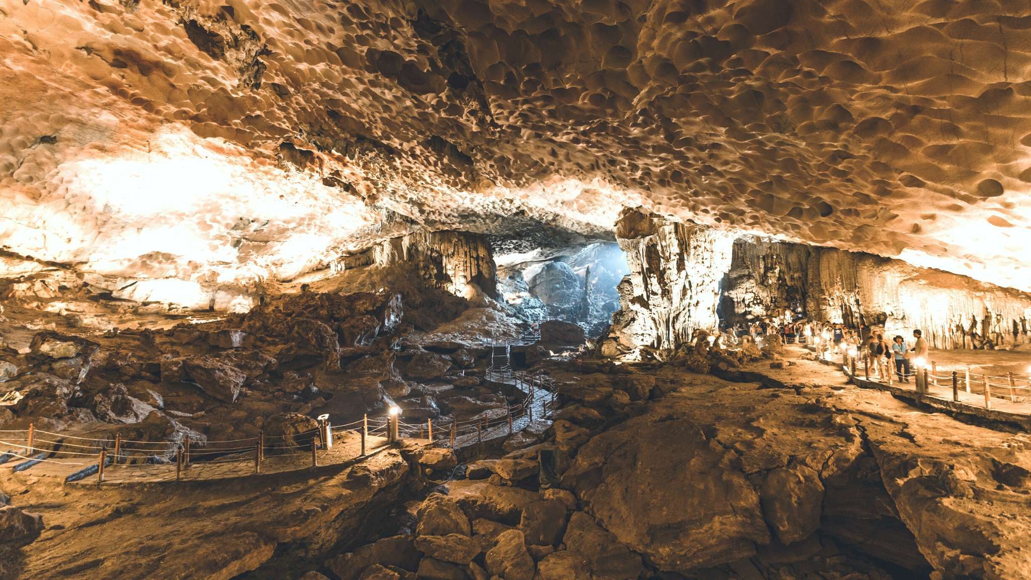 Explore The Sung Sot Cave In Halong Bay