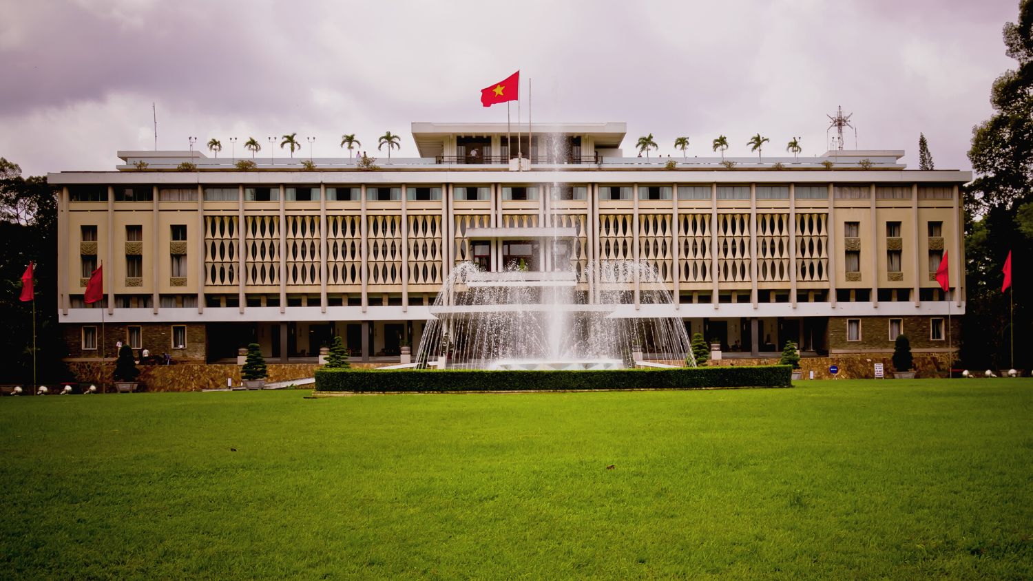 Visit A Historical Site, Reunification Palace
