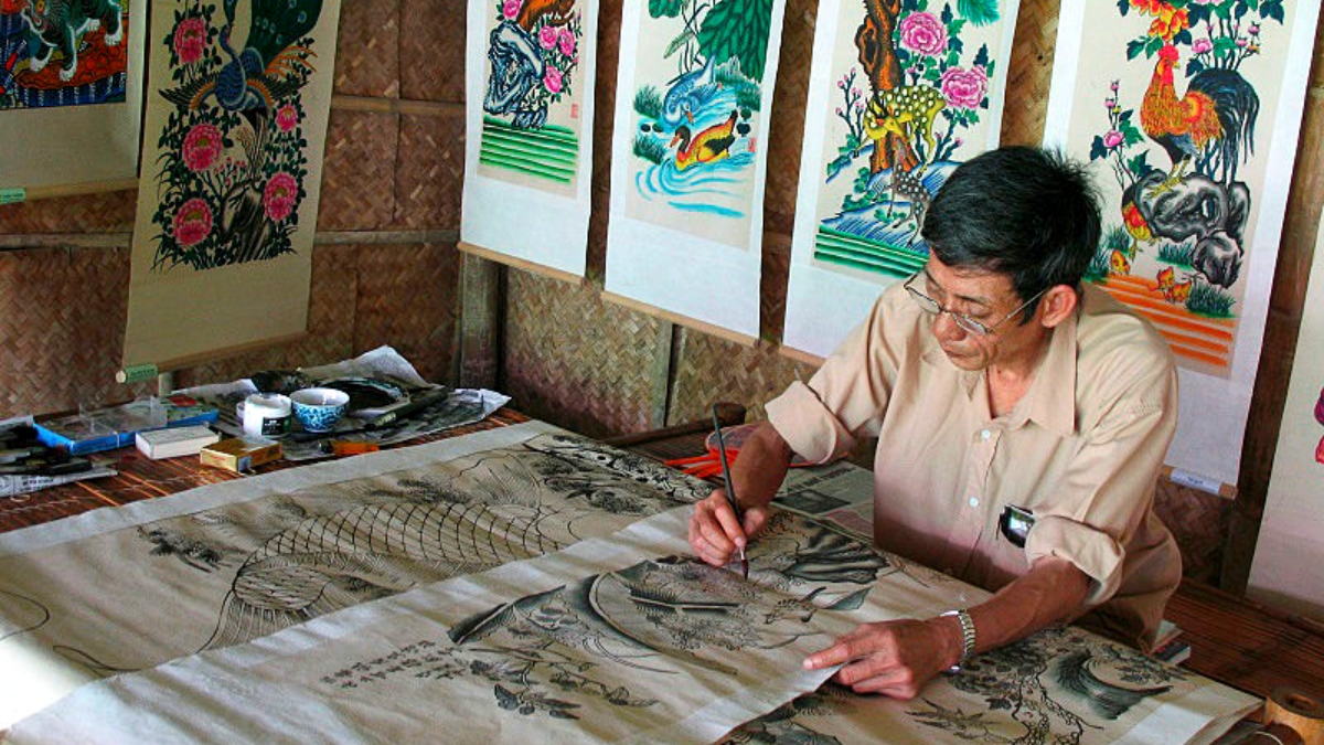 Meet a master craftsman at Dong Ho Village