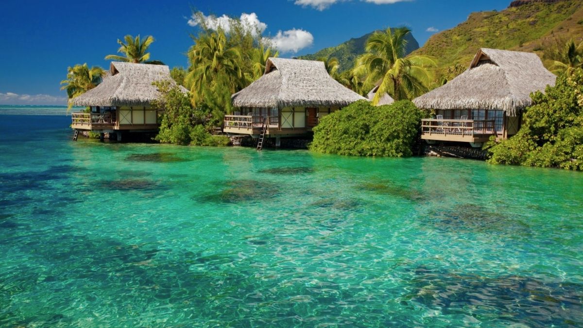  The Crystal Water In Pearl Island