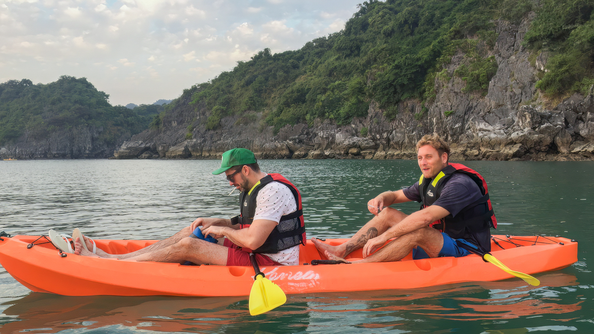 Enjoy the gorgeous Bai Tu Long's views