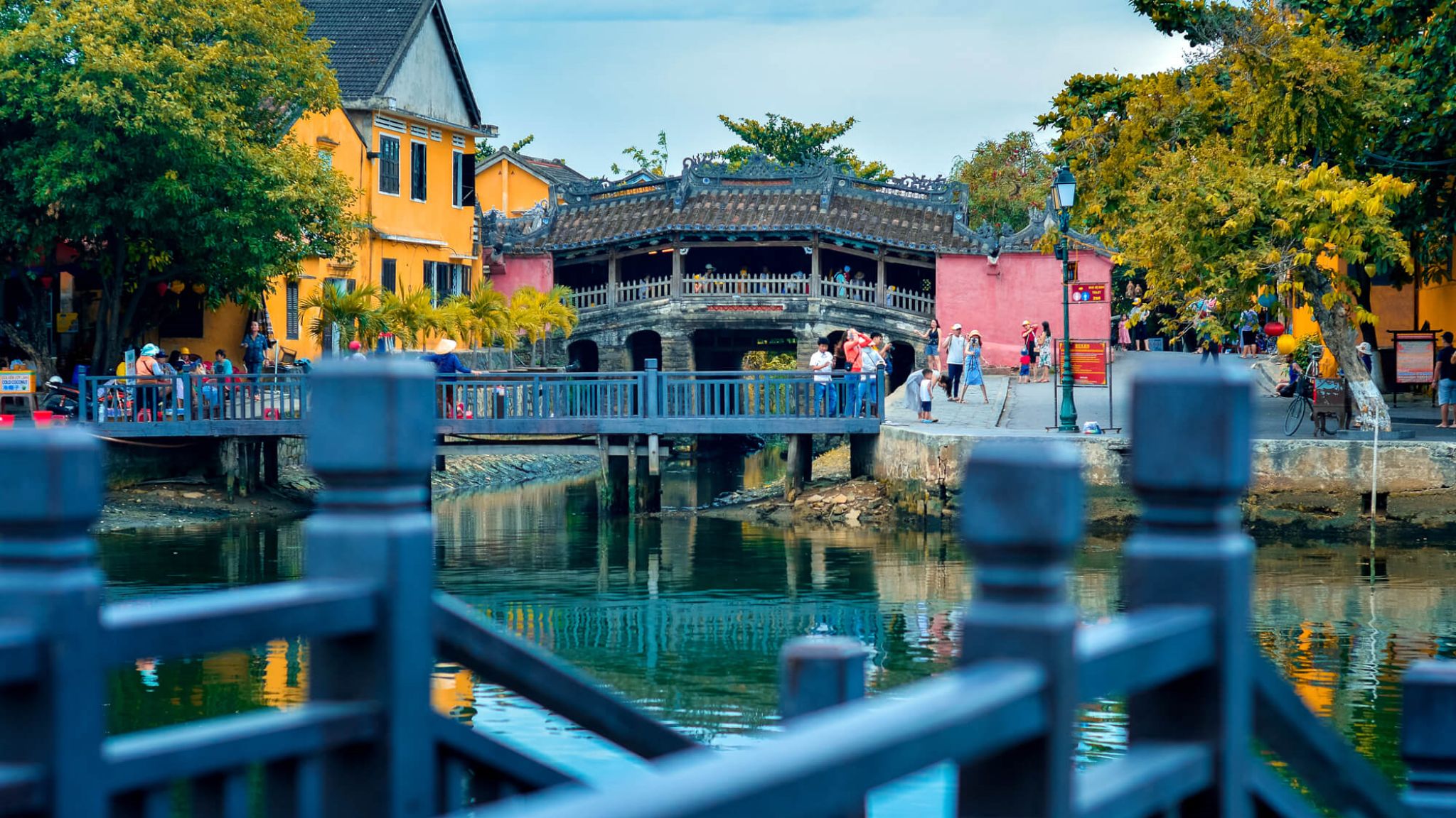 Day 5 Take photos at the Japanese Covered Bridge