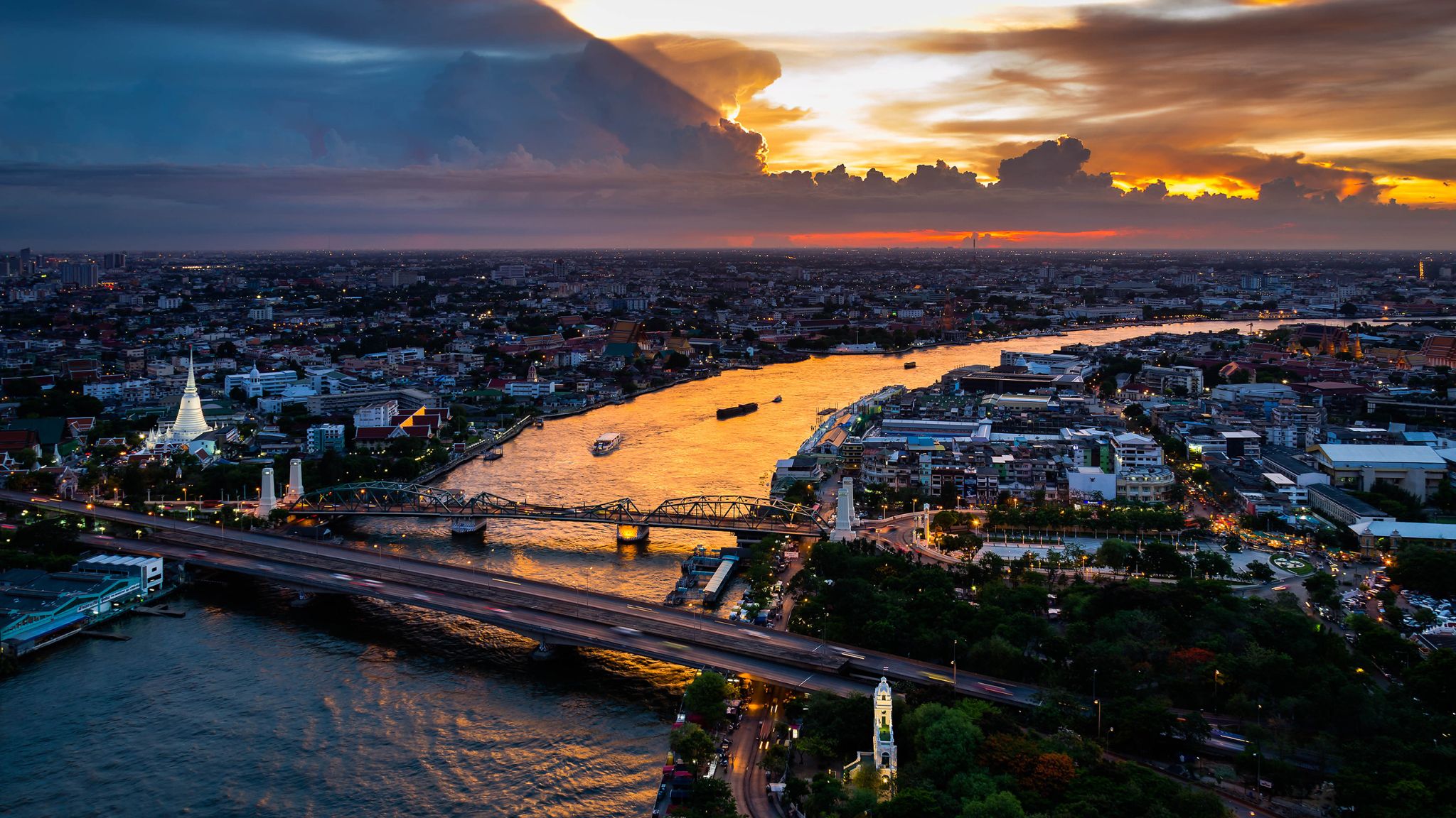 Day 4 Enjoy A Luxurious Chao Phraya Dinner Cruise