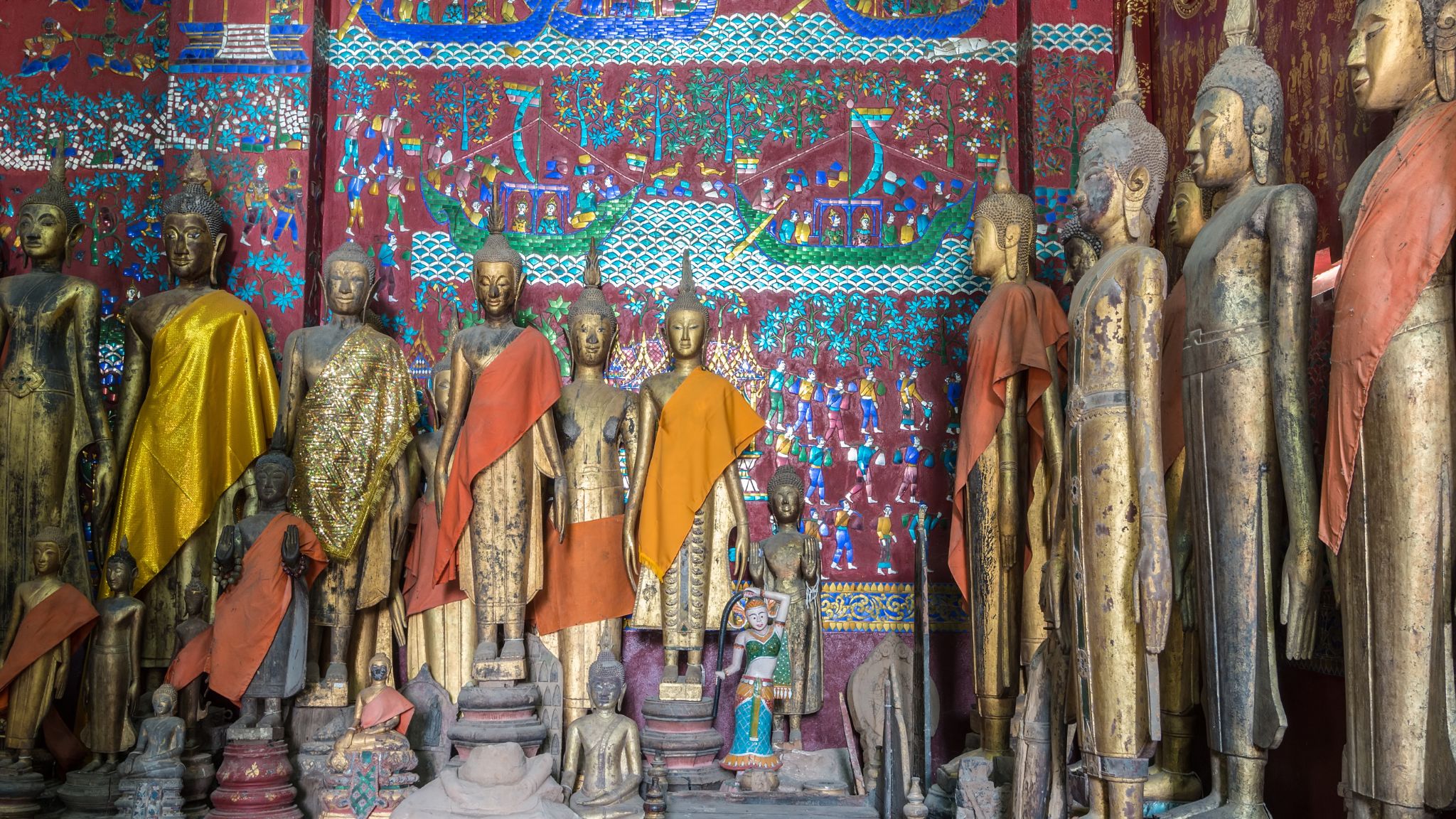 Day 1 Explore The Magnificent Wat Xiengthong