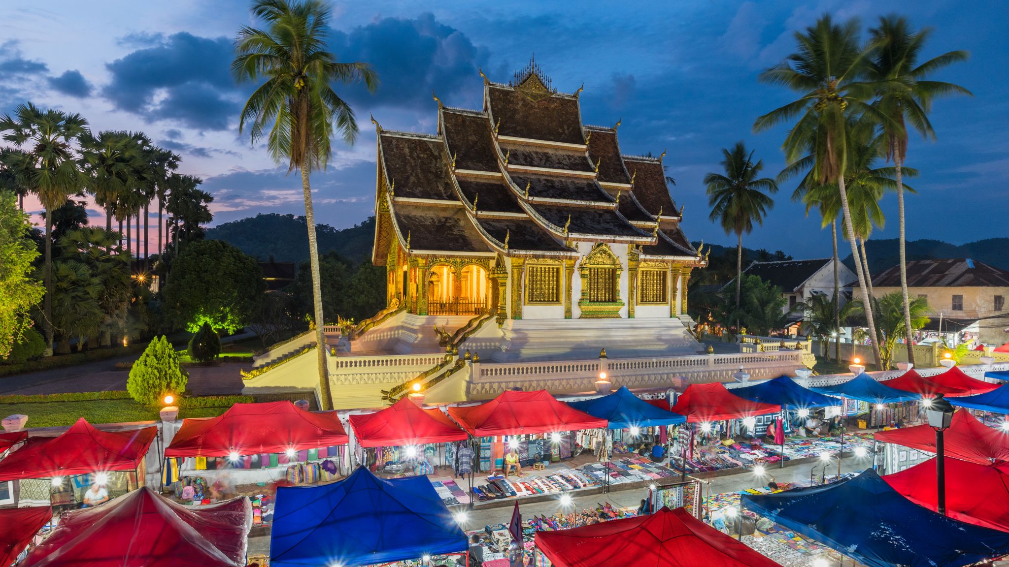 Day 1 Pay A Visit To The Famous Night Market