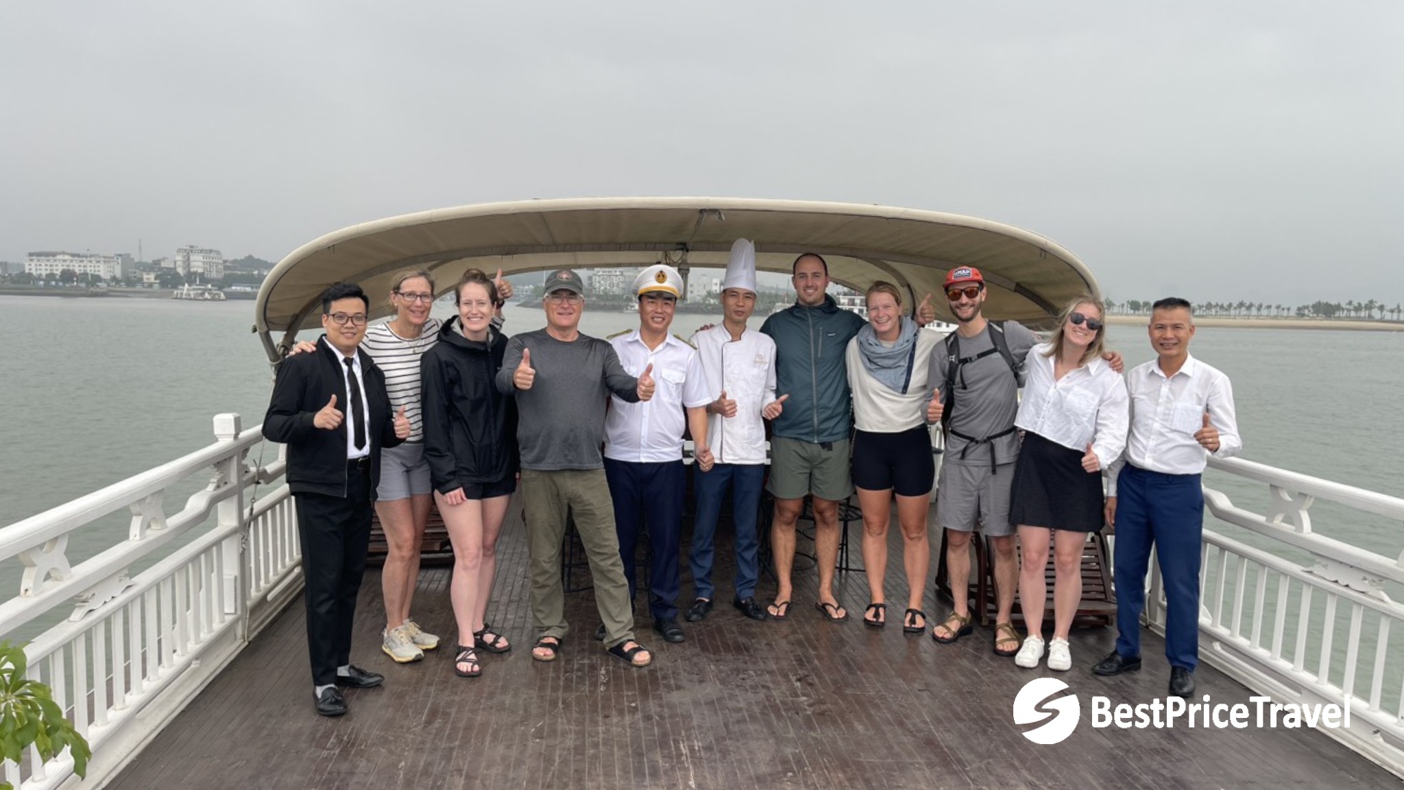 Day 6 Take A Photo With The Crew Before Returning Back