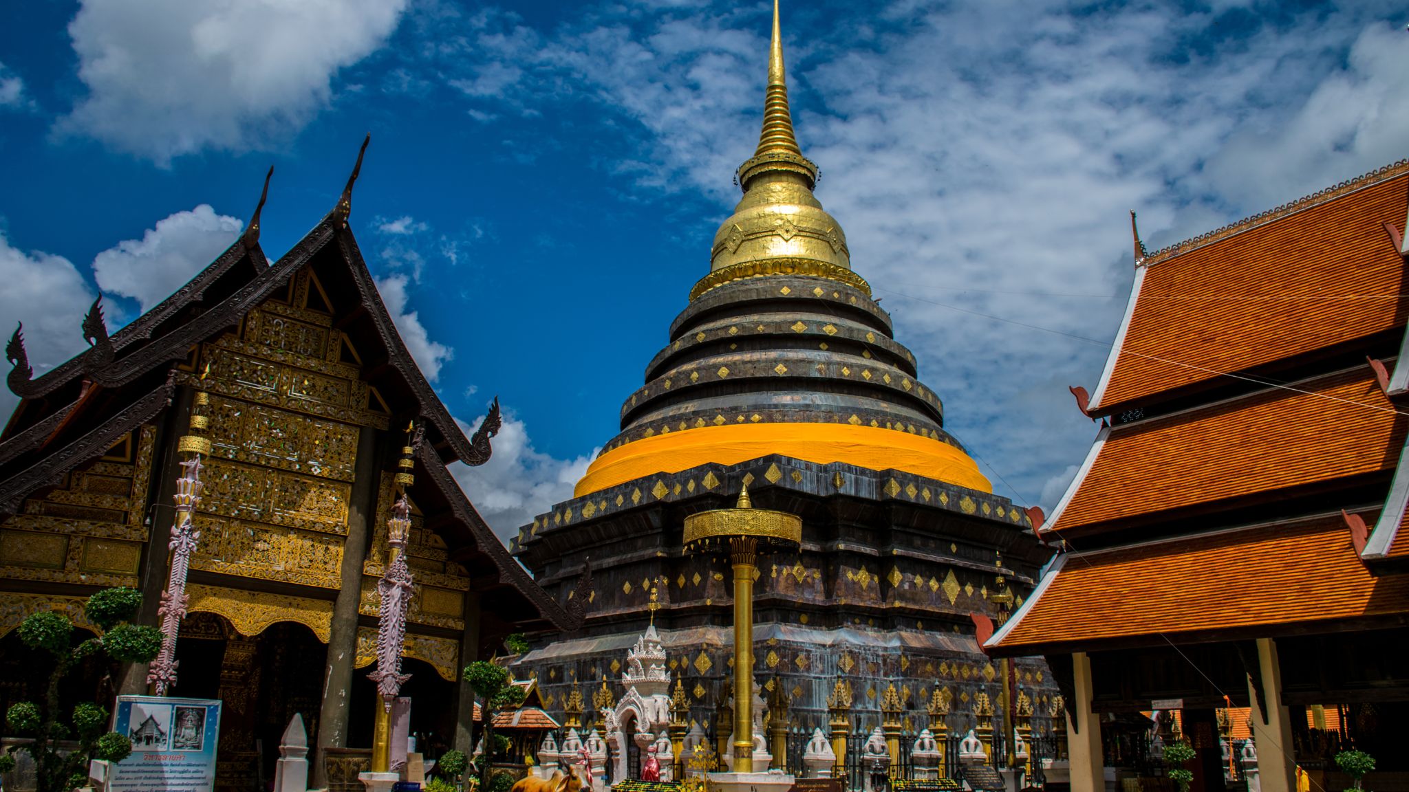 Day 1 That Luang Symbol Of Buddhism And The Sovereignty Of Laos