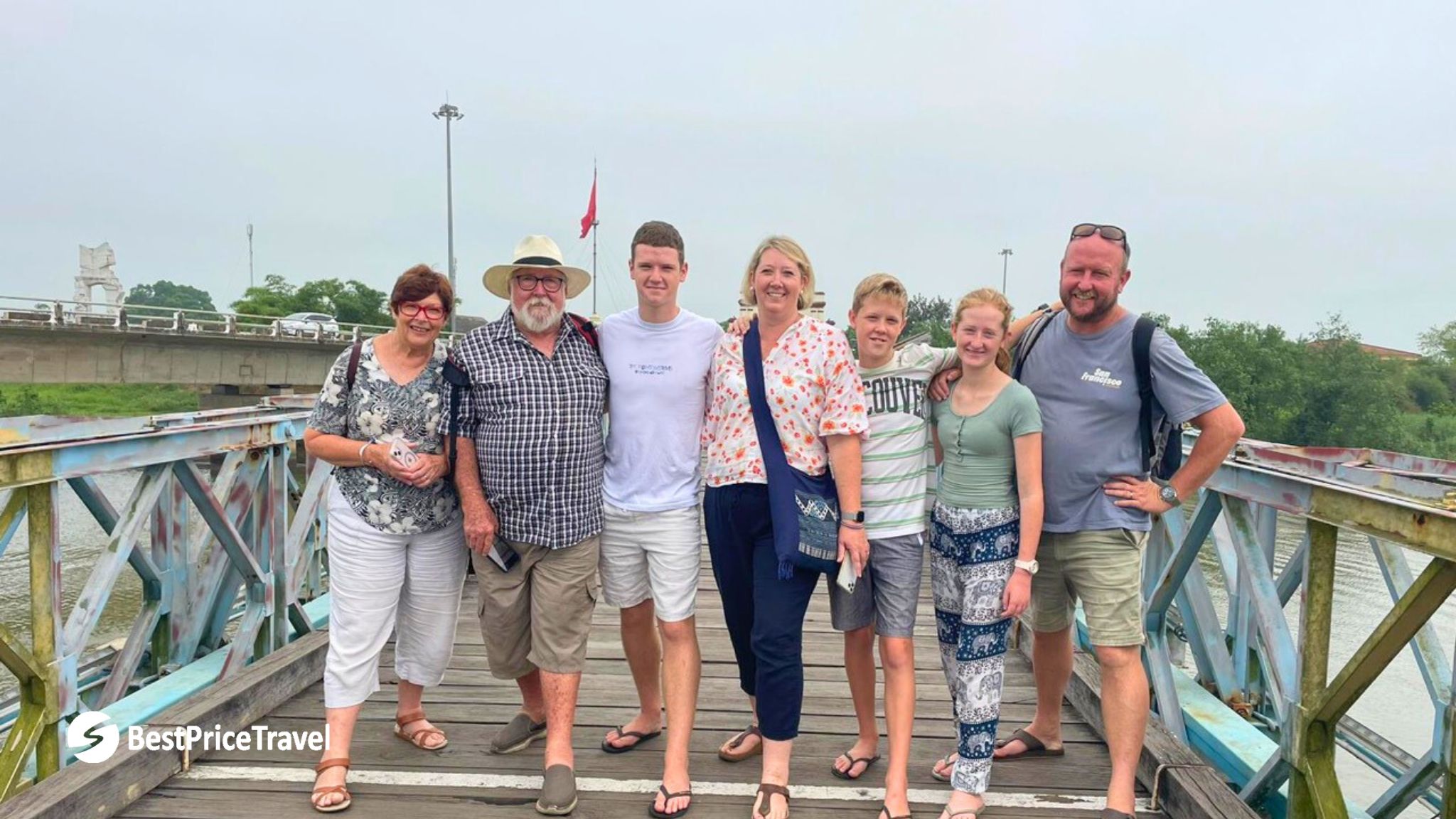 Day 3 Take The Stunning Photos In Hien Luong Bridge