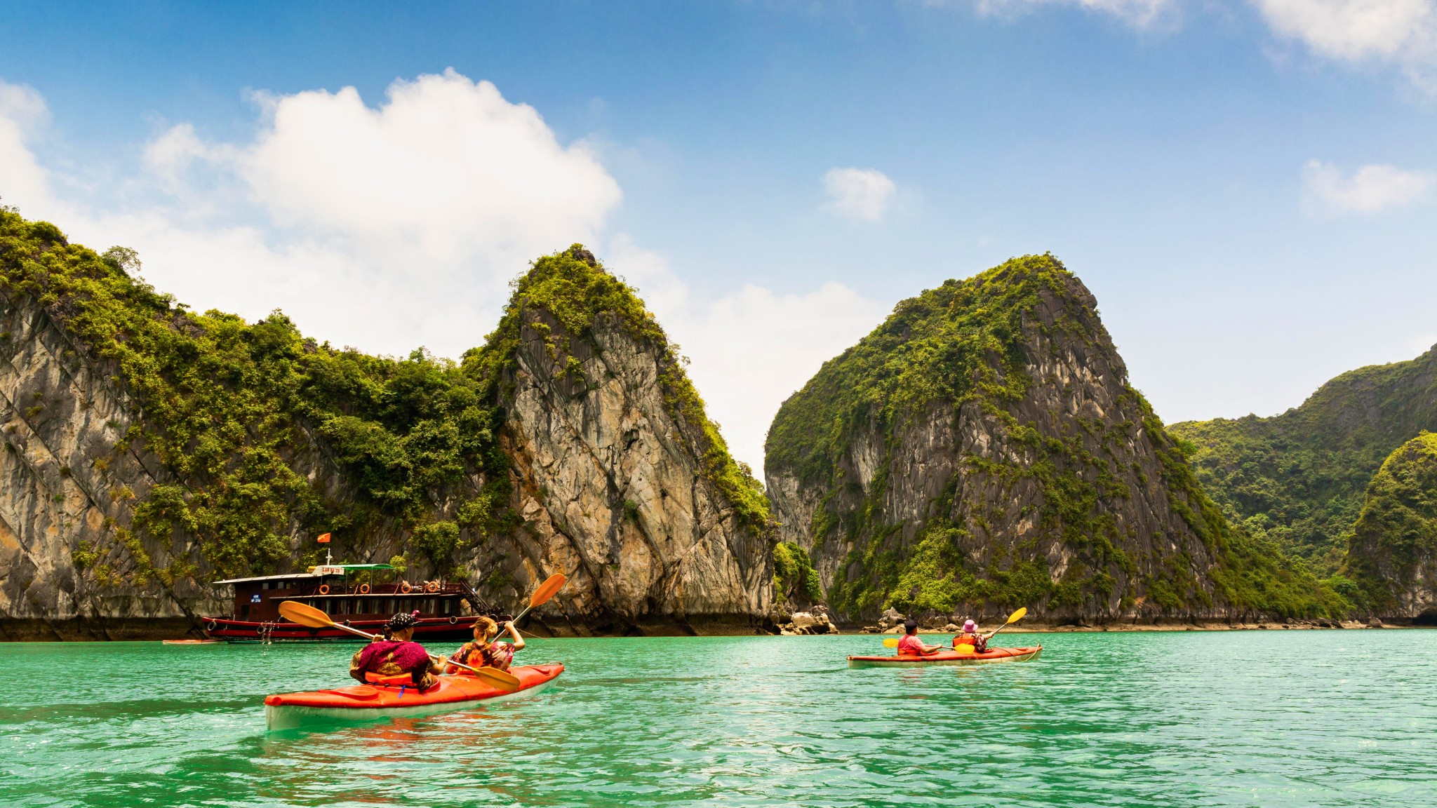 Day 4 Don't Miss Out Kayaking Activities At Halong Bay