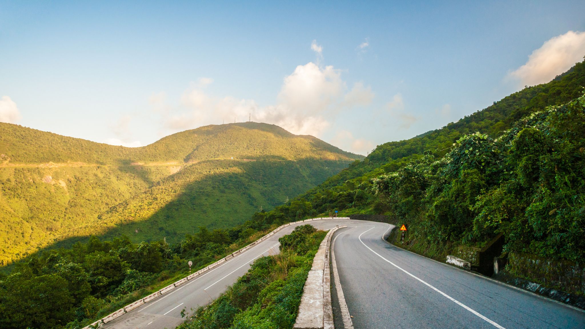 Day 11 Enjoy The Breathtaking Views From Hai Van Pass