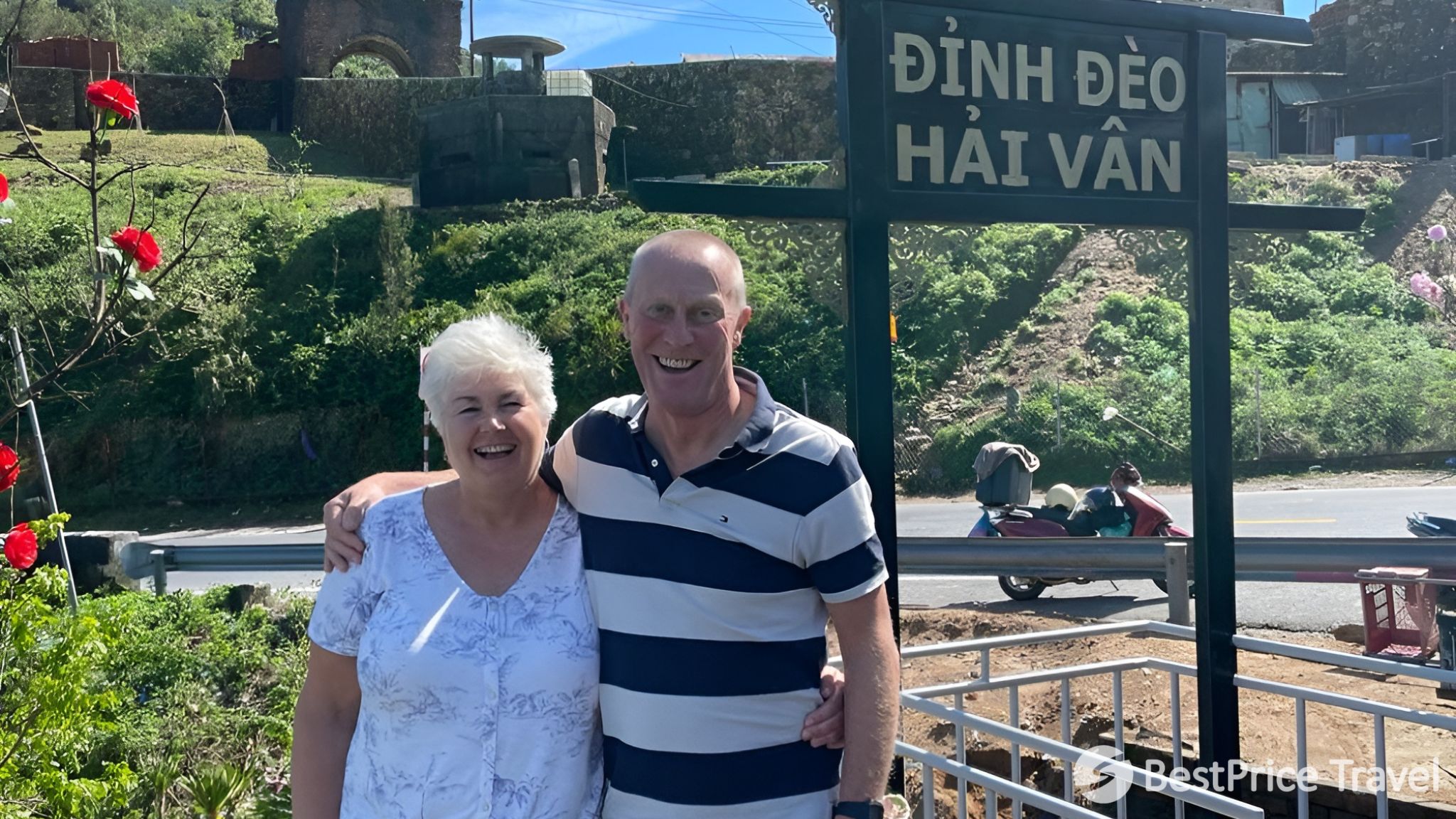 Day 7 Tourists Check In At Hai Van Pass