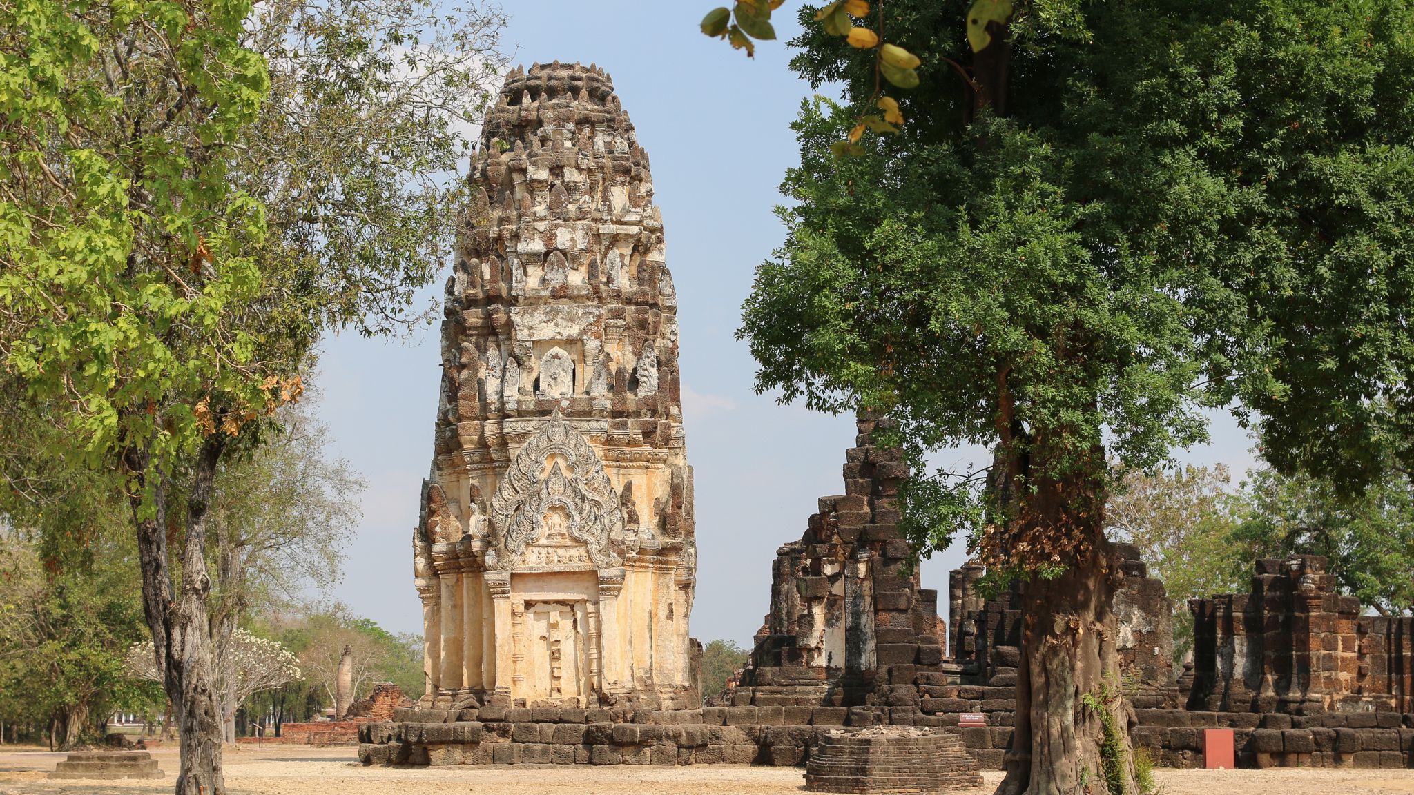 Day 7 Discover The Diverse Culture In Wat Phra Phai Luang