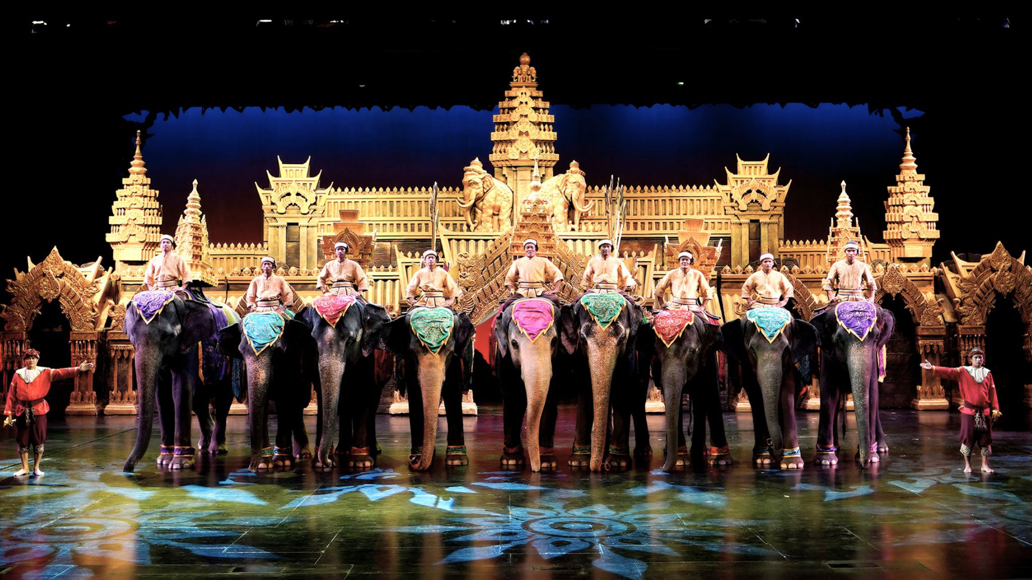 Day 7 Enjoy A Fantasea Show In Phuket