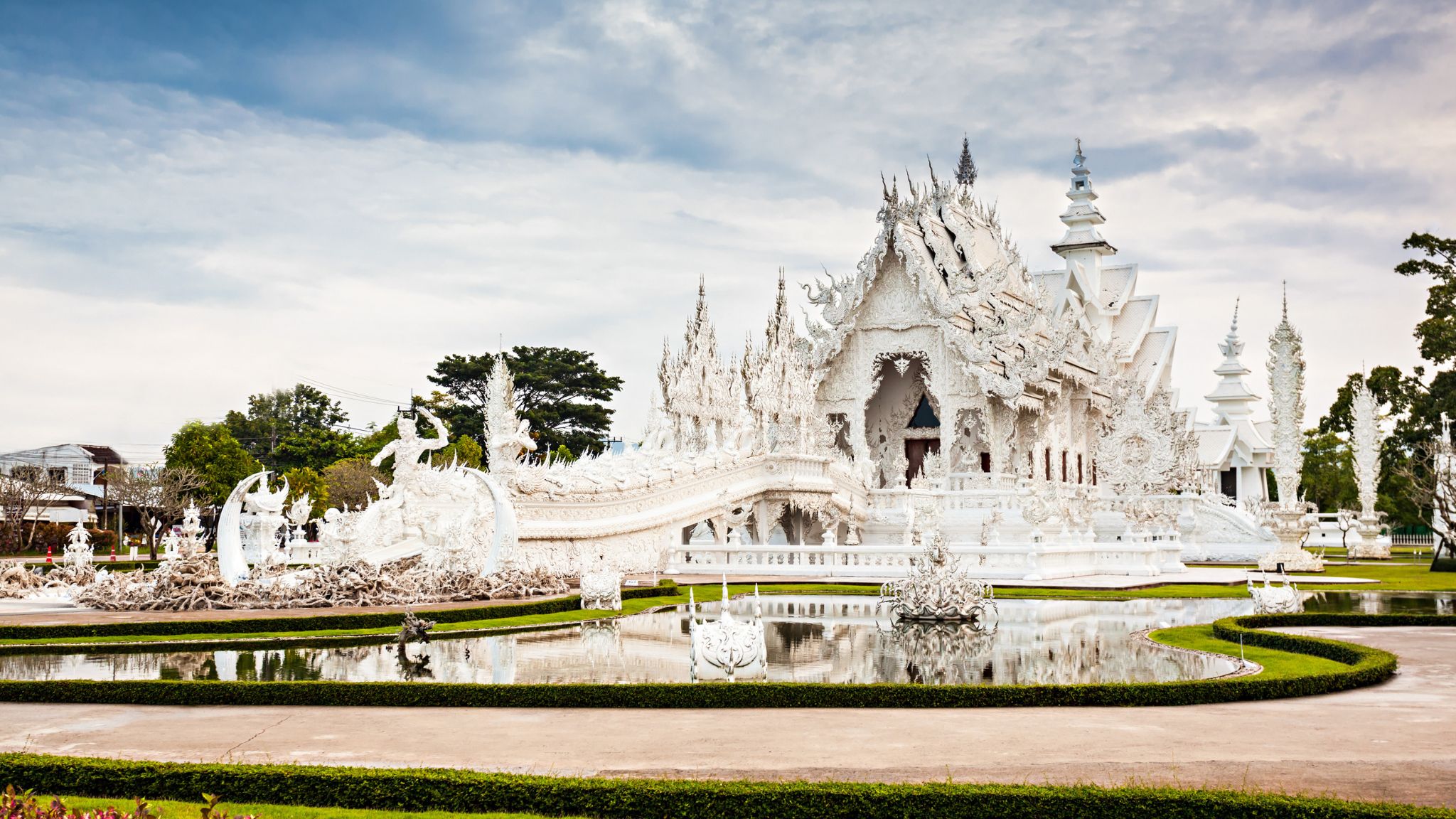 Day 5 Admire The Spectacular White Temple