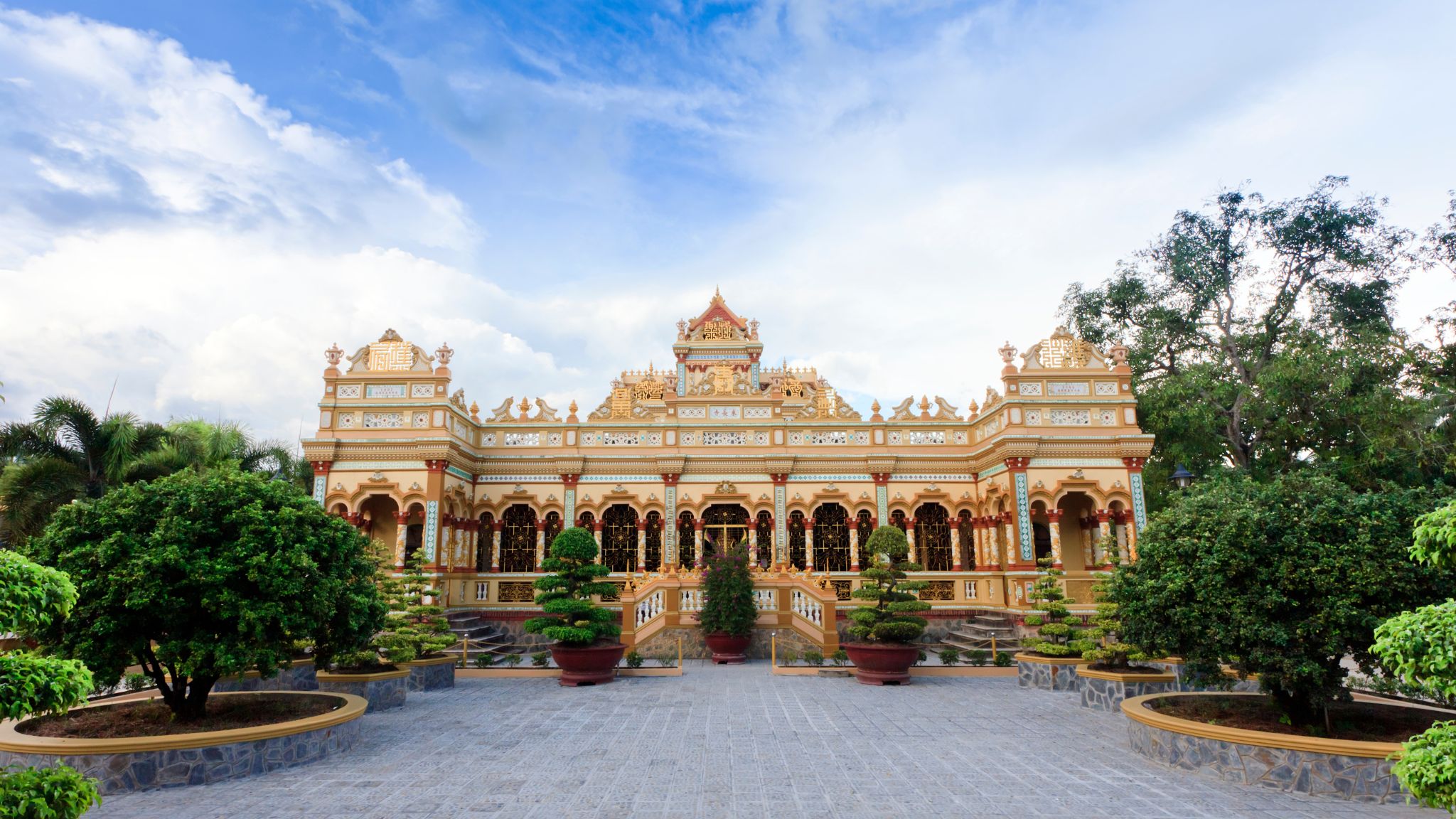 Day 8 Vinh Trang Pagoda Famous Buddhist Temple In Tien Giang Province