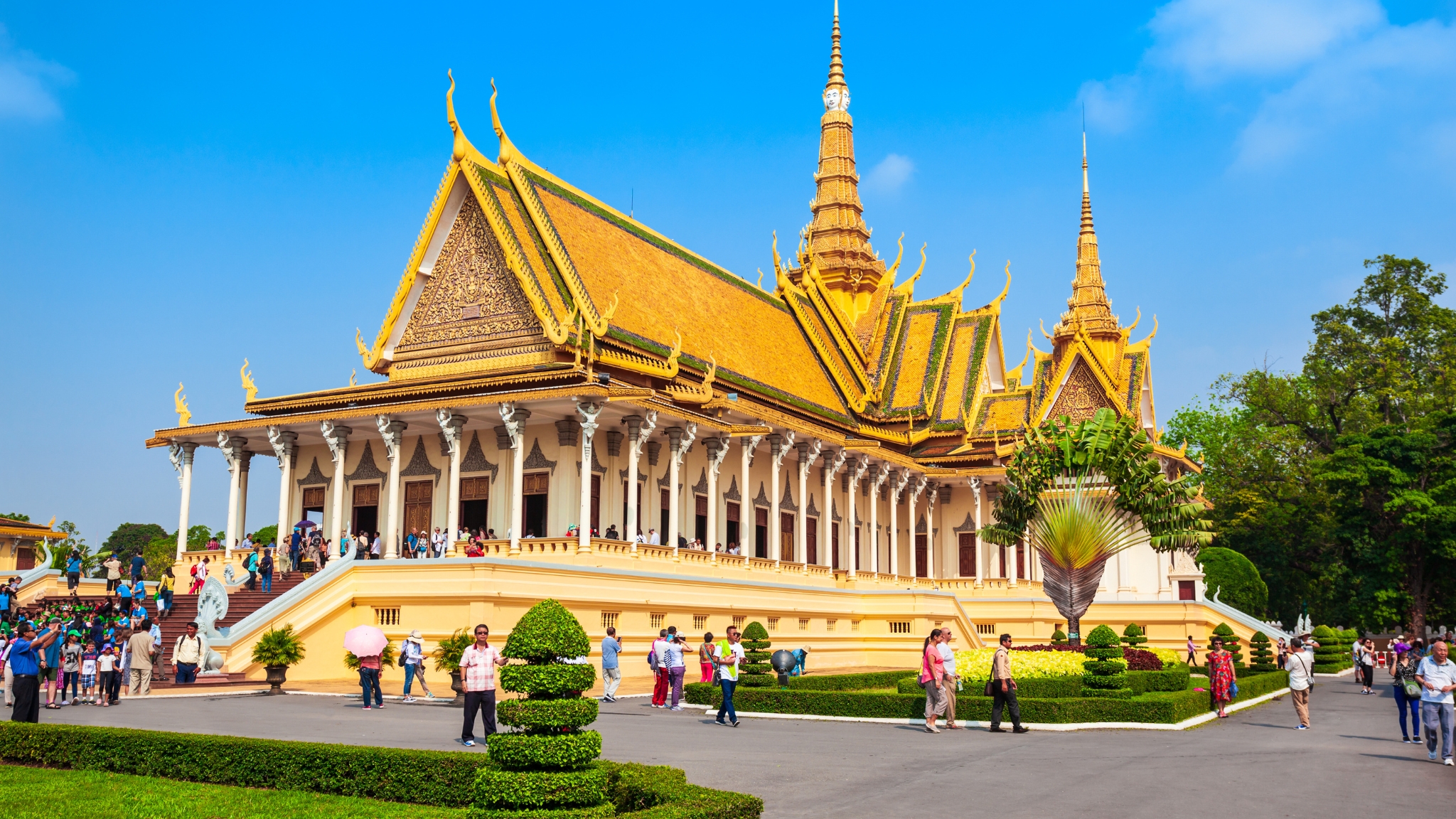 Day 4 Pay A Visit To The Iconic Royal Palace