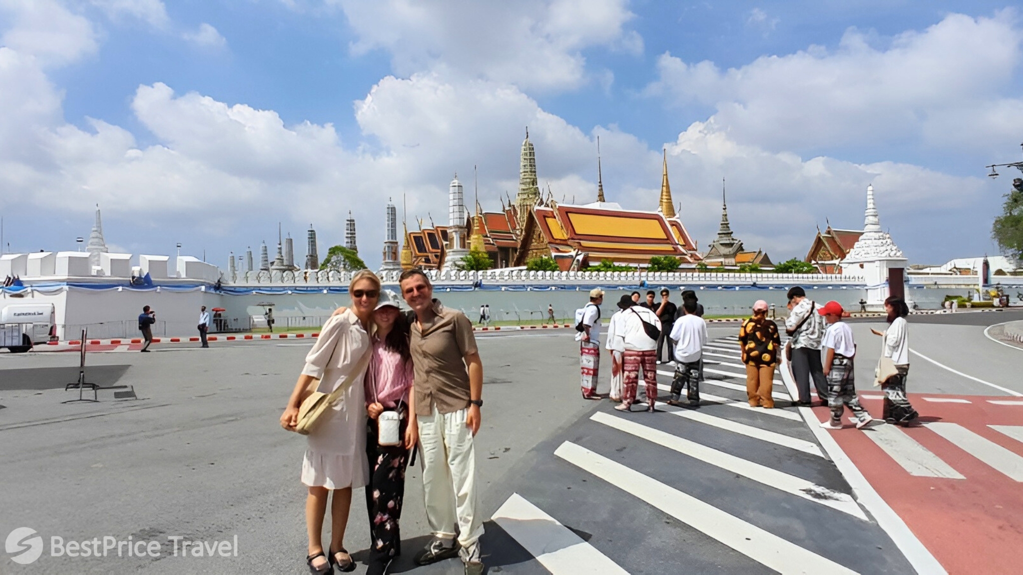 Day 2 Take Memorable Pictures With Your Family At The Iconic Grand Royal Palace